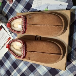 UGG Tazz Slippers Chestnut with Red Trim